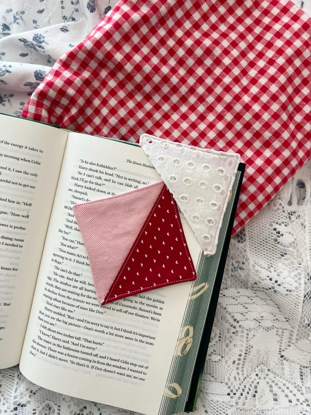 Handmade Pink Red Heart Print White Eyelet Bookmark Set
